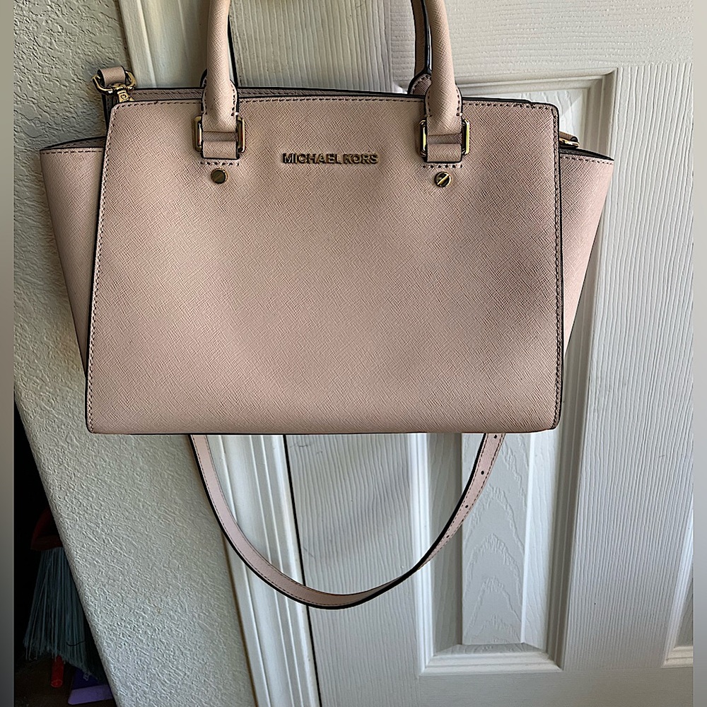 Michael Kors Selma Crossover Bag